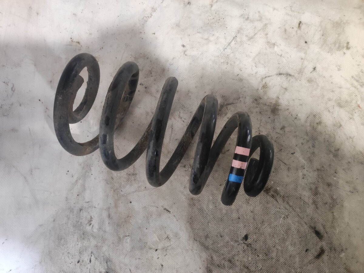 пружина підвіски задня; пружина задня Audi A4 B6 (2000-2006) 8E0511115CR