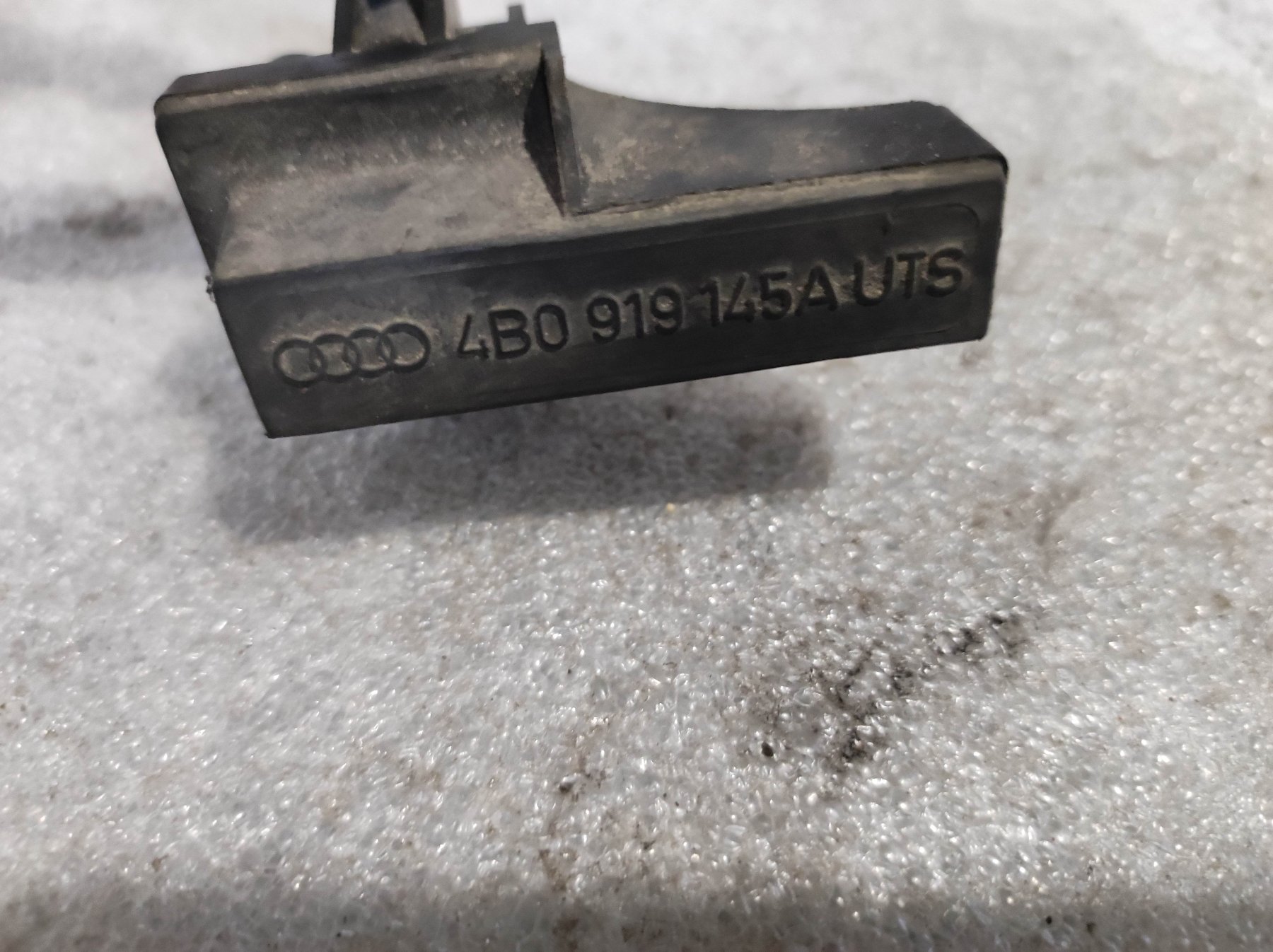 Антена радіогодин Audi A4 B7 (2004-2008) 4B0919145A