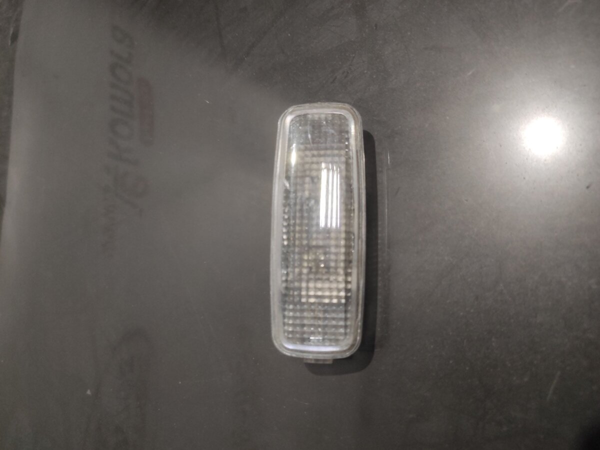 Плафон підсвітки Audi A5 8T (2007-2016) 4D0947105A