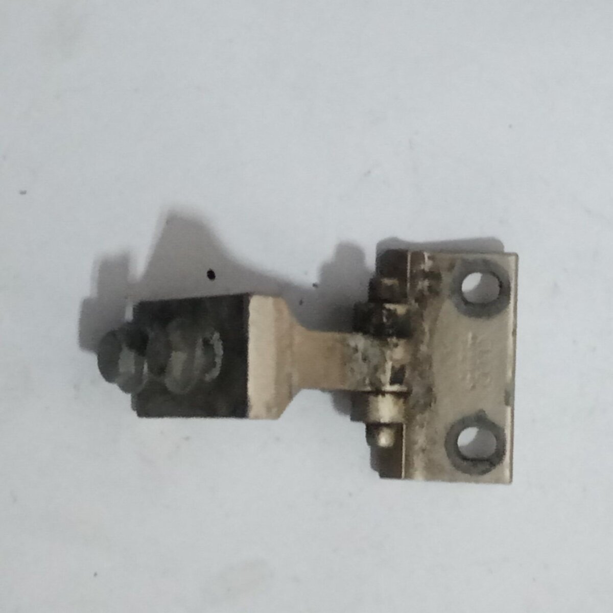 Петля дверей задня верхня Audi A6 C4 (1994-1997) 4A0833401