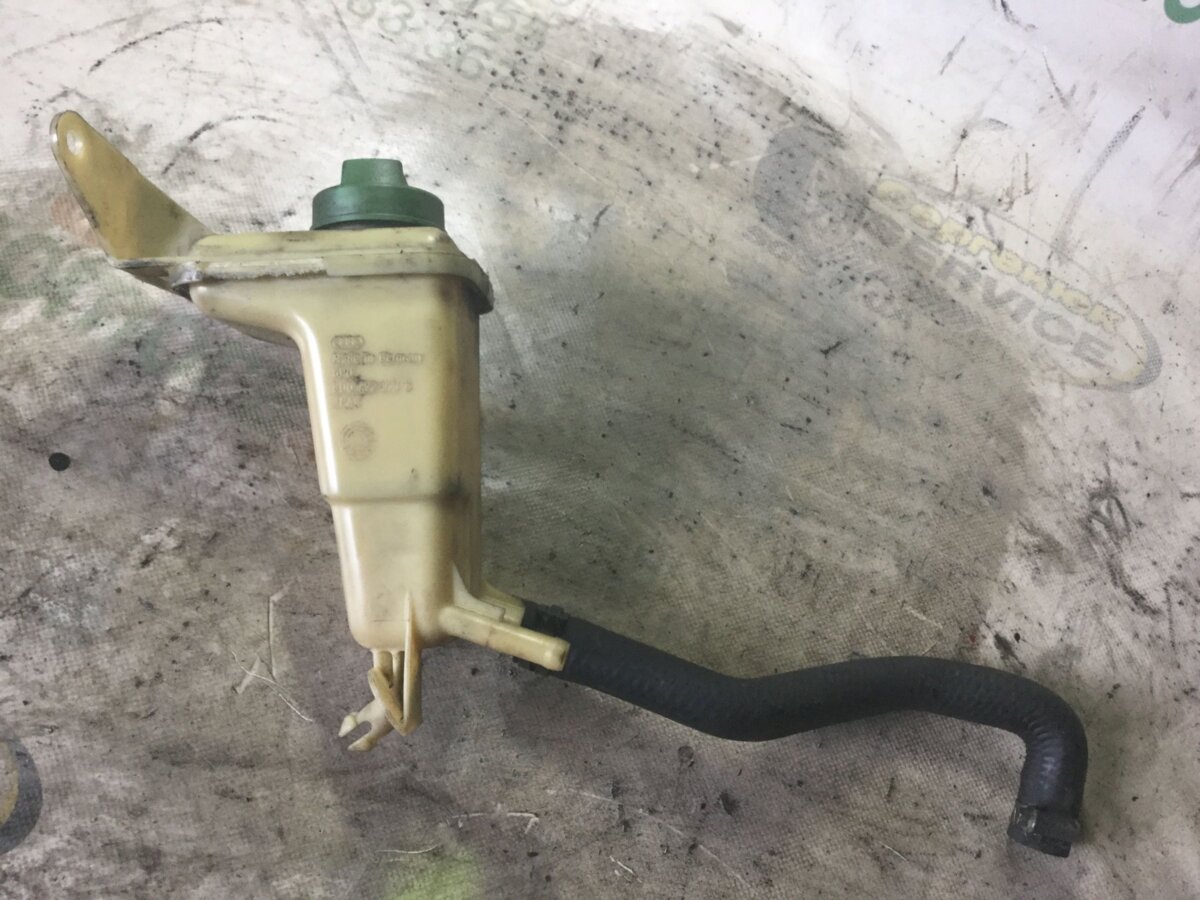 Бачок гідропідсилювача керма Audi A6 C5 (1997-2004) 8D0422373C