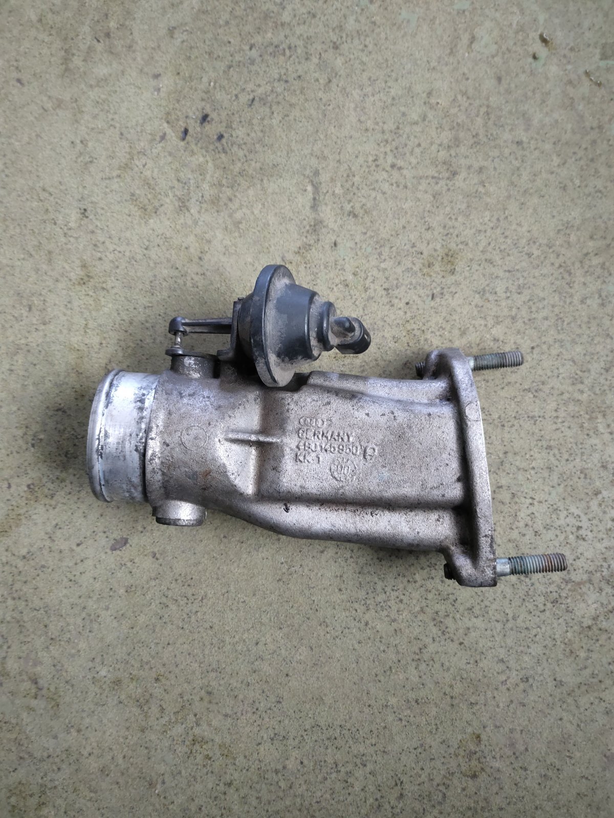 Дросельна заслонка взборі Audi A6 C5 (1997-2004) 4B0145950