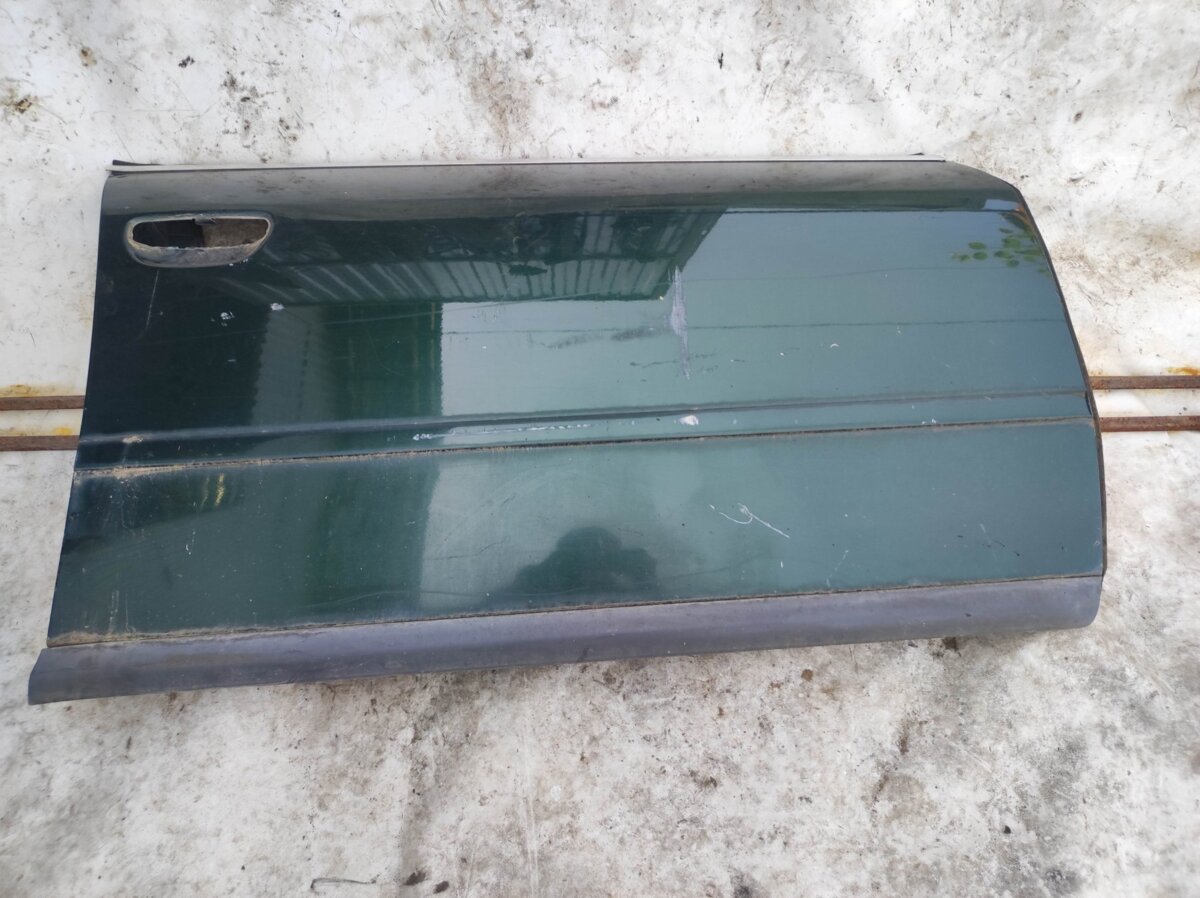 двері передні праві  Audi A6 C5 (1997-2004) 4B0831052D