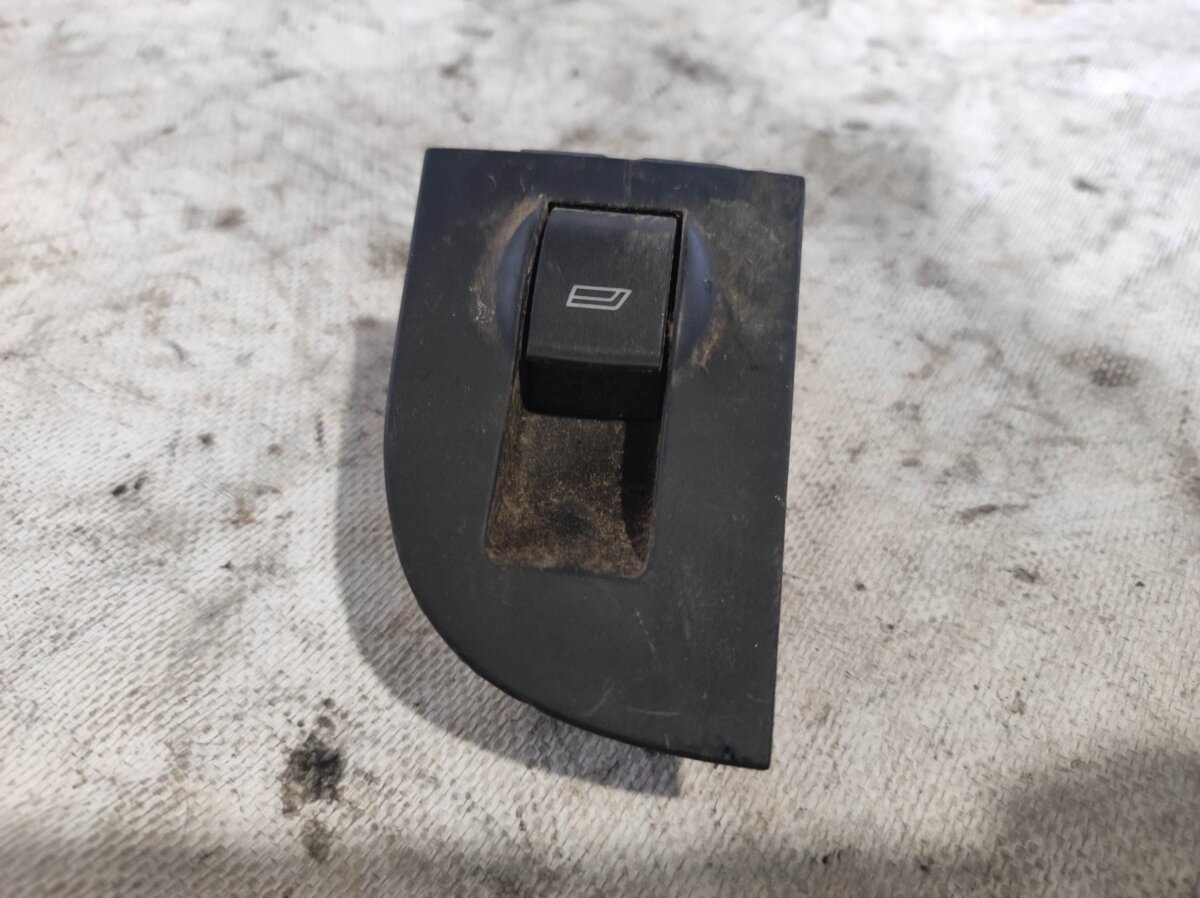Кнопка скло підіймача Audi A6 C5 (1997-2004) 4B0959855