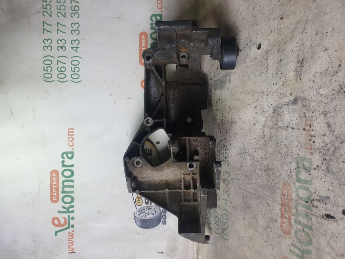 Кронштейн кріплення генератора Audi A6 C5 (1997-2004) 038903143H