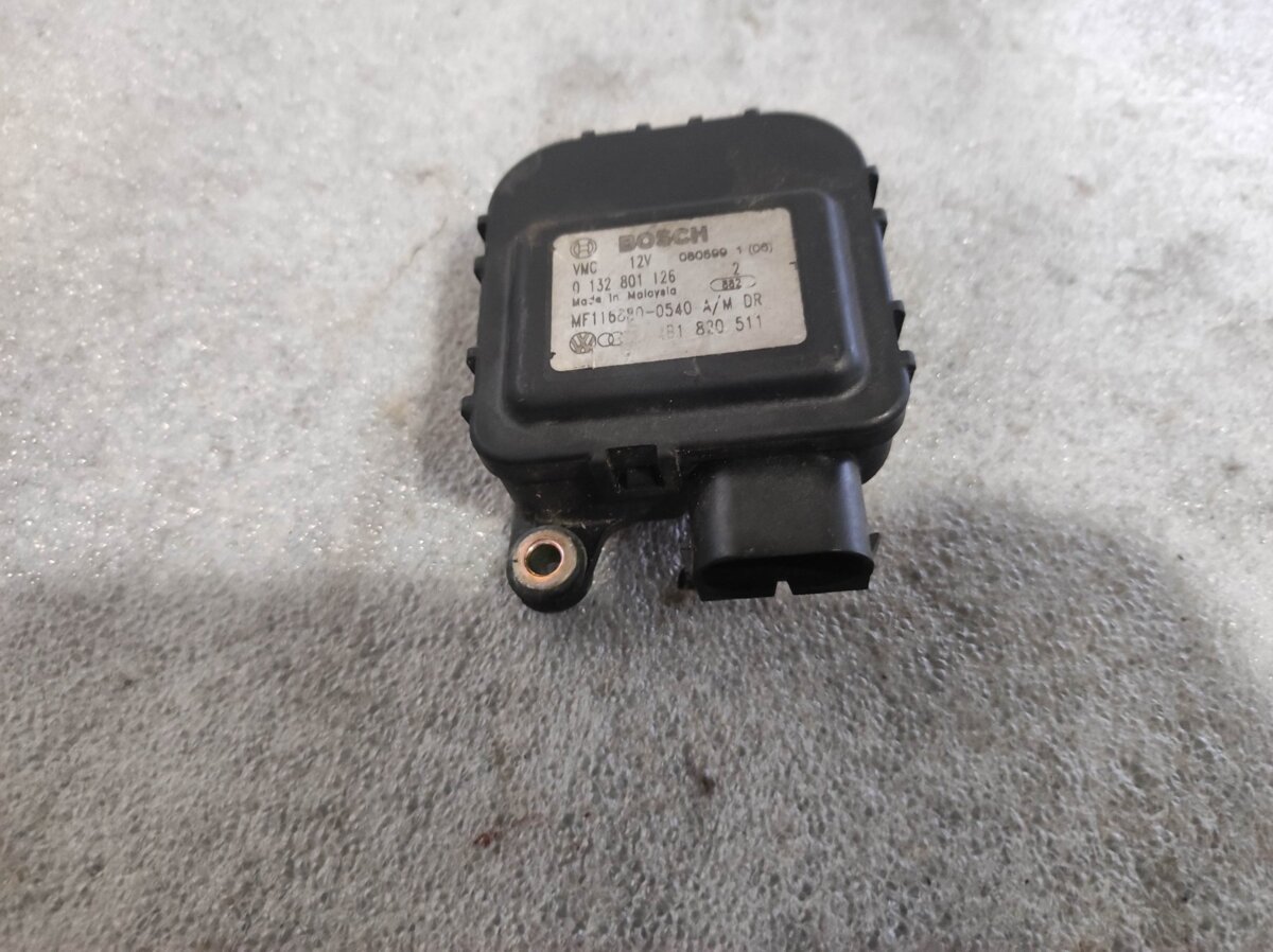 Мотор заслонки пічки Audi A6 C5 (1997-2004) 4B1820511