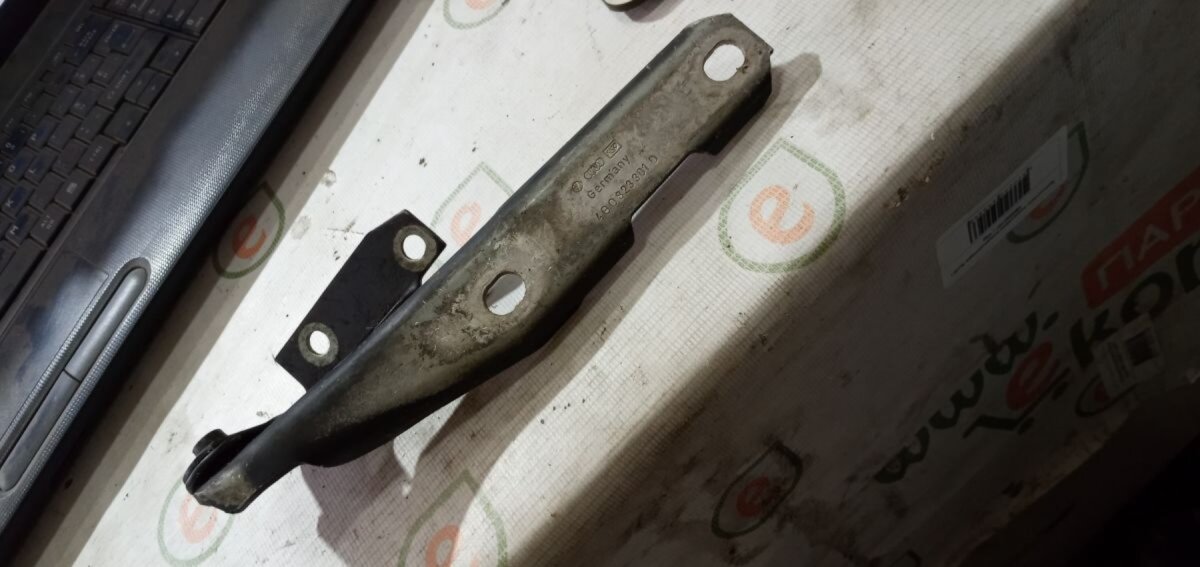 (не постачається) втулка захистна Audi A6 C5 (1997-2004) 4B0823301D