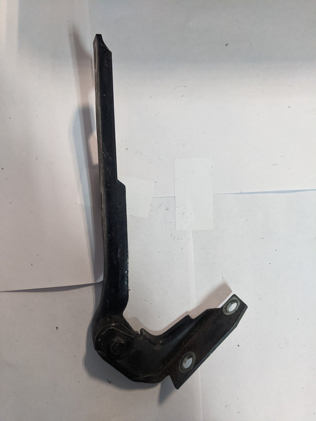 Петля капоту Audi A6 C5 (1997-2004) 4B0823302D