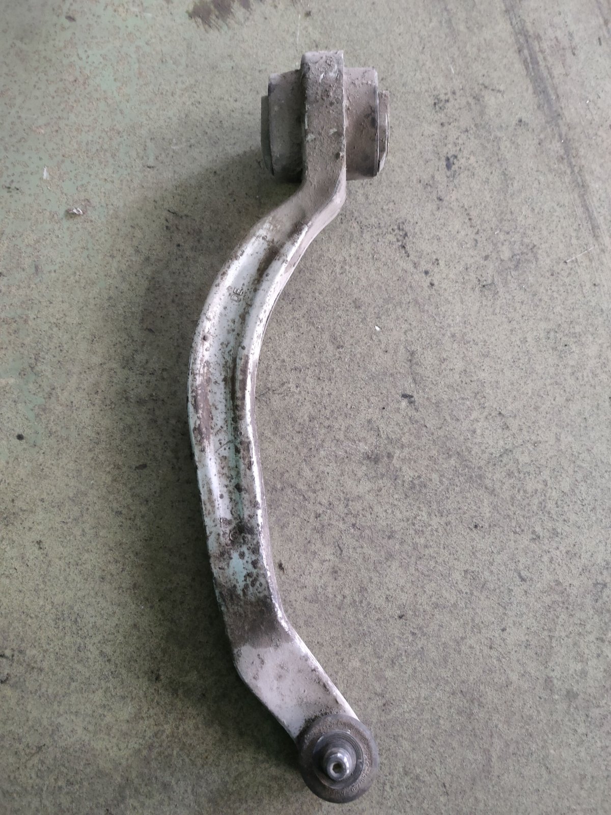 важіль незалежної підвіски; важіль передній лівий; важіль передньої підвіски нижній, лівий; лівий важіль передній нижній підвіски; поперечний важіль; ходова Audi A6 C5 (1997-2004) 8E0407693Q