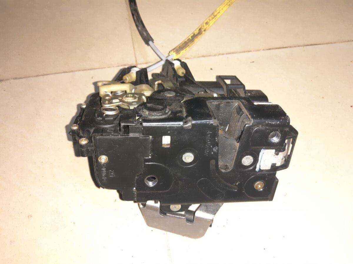 замок задніх дверей, лівих; замок задньої двері, лівої Audi A6 C5 (1997-2004) 4B0839015G