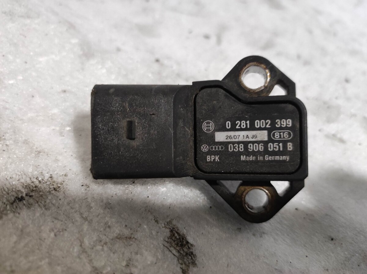 Audi A6 C6 (2004-2011) 038906051B