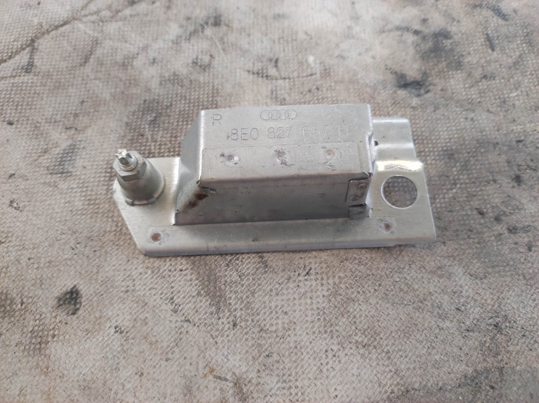 Audi A6 C6 (2004-2011) 8E0827657H