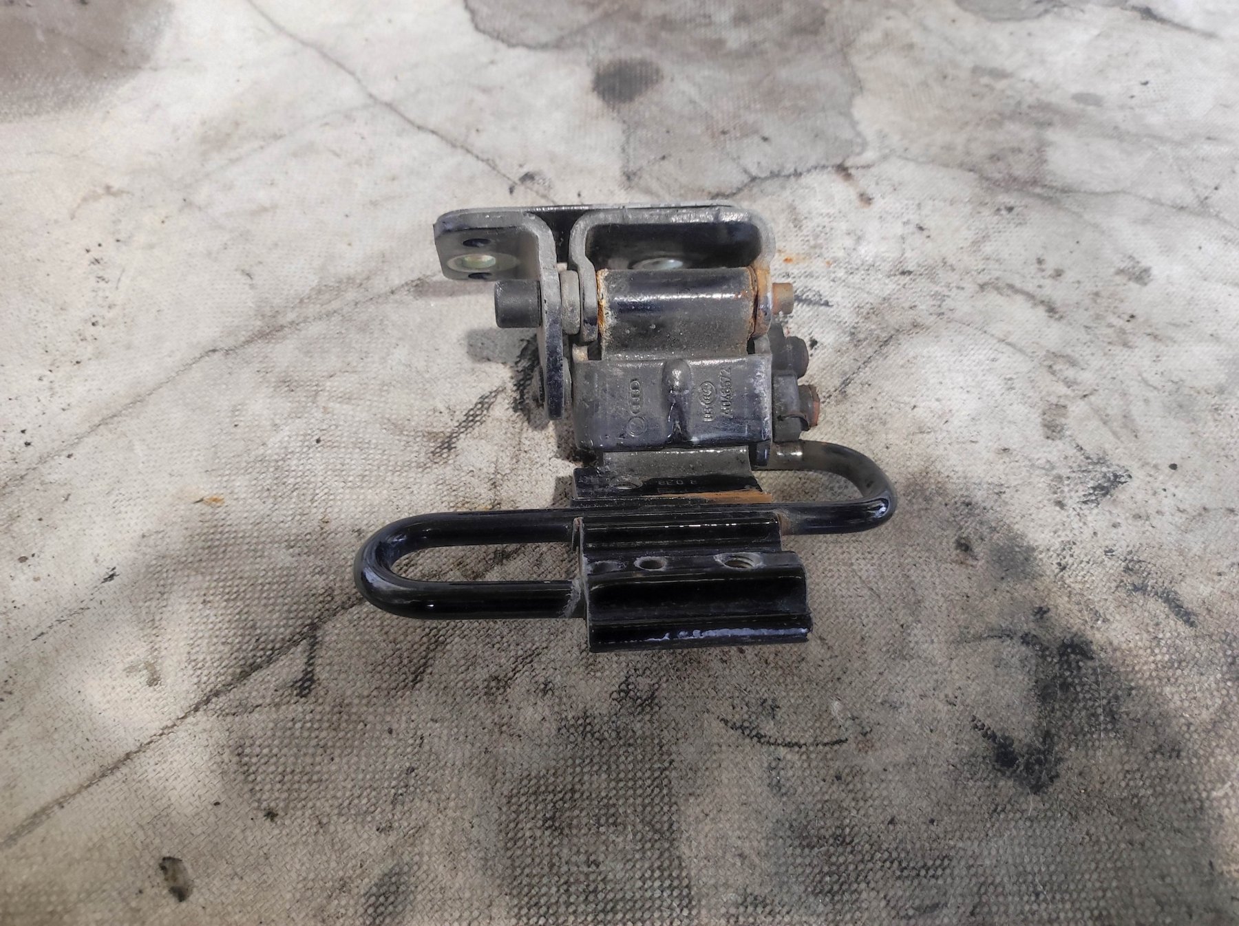 Audi A6 C6 (2004-2011) 8E0833411