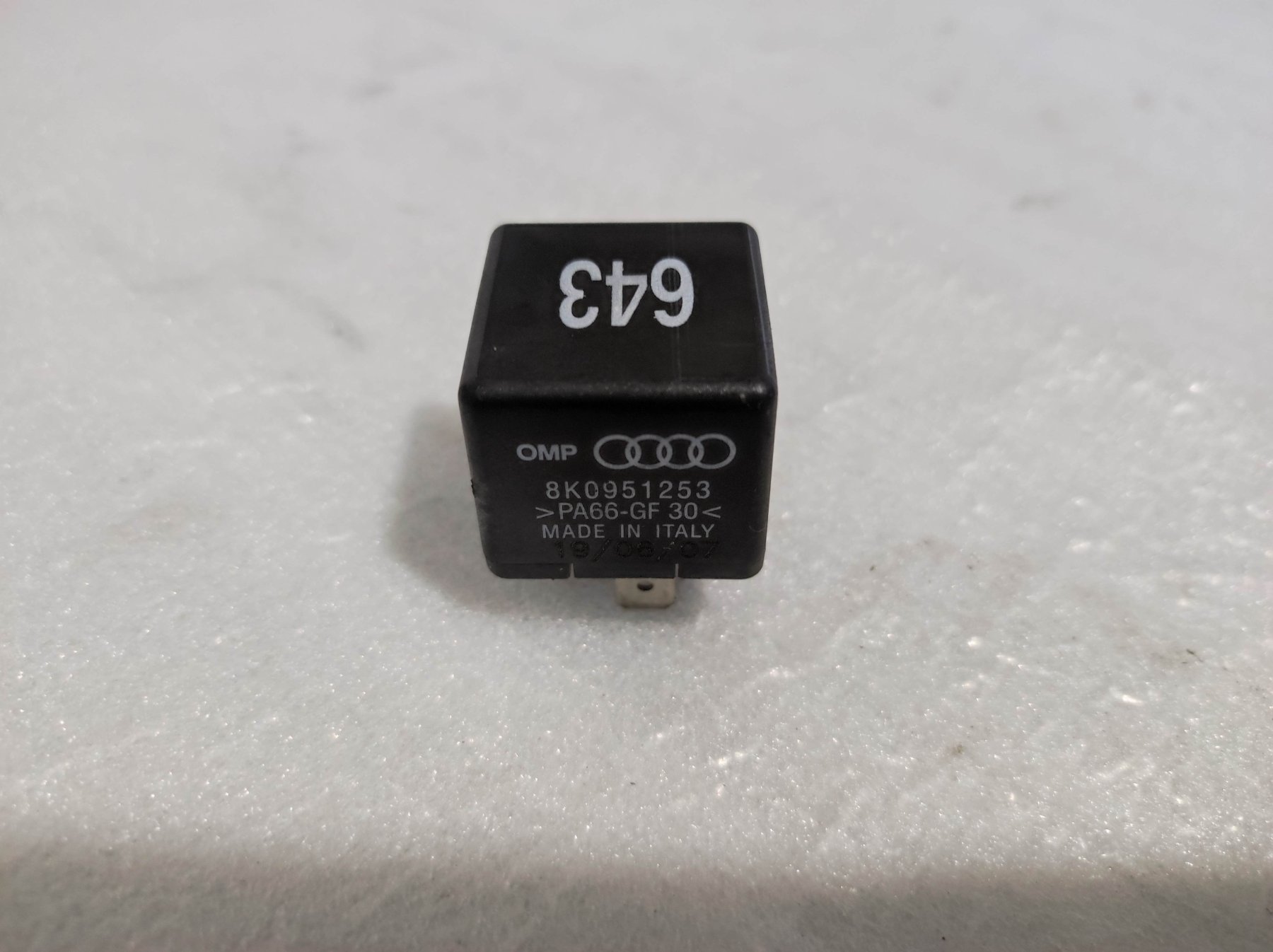 Audi A6 C6 (2004-2011) 8K0951253