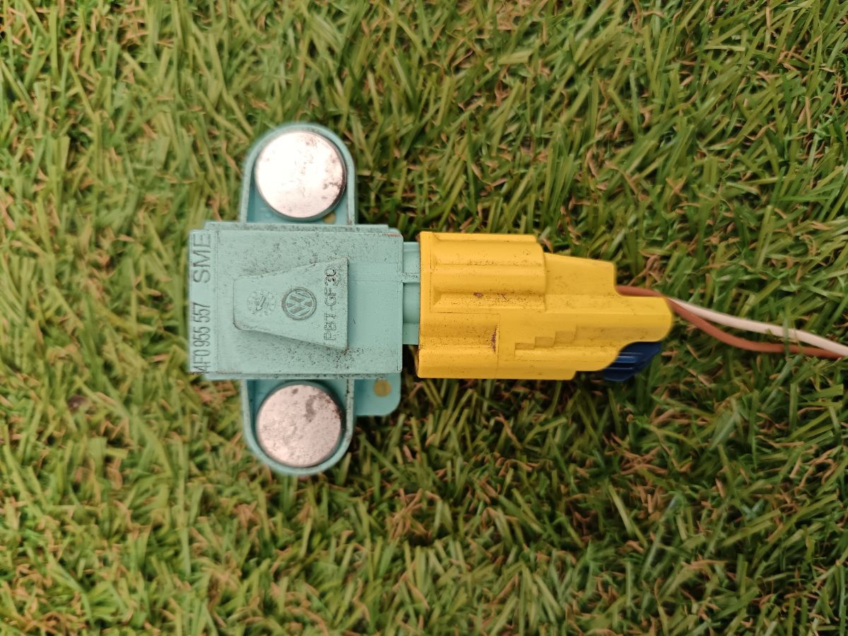 Датчик удару бічний Audi A6 C6 (2004-2011) 4F0955557