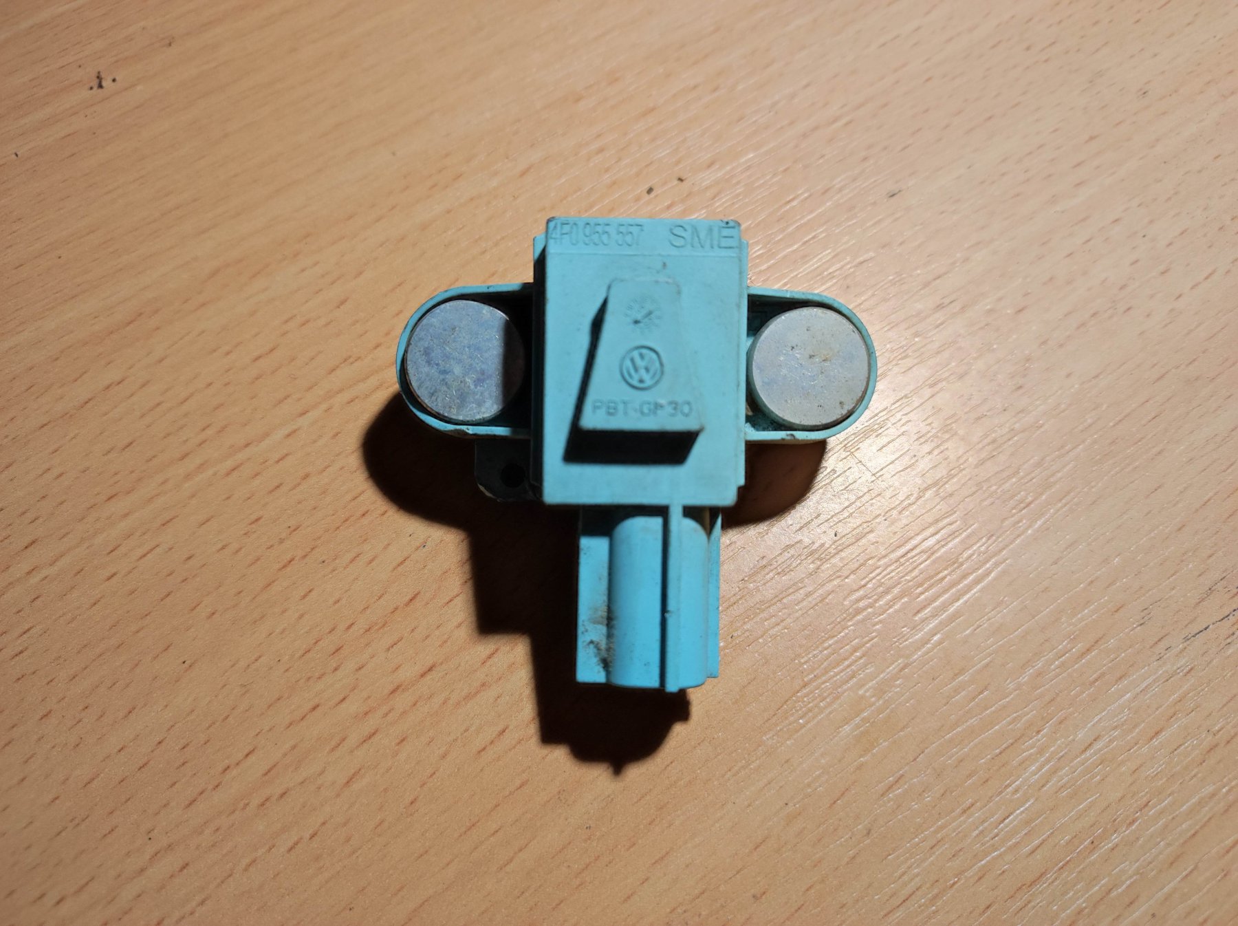 Датчик удару бічний audi Audi A6 C6 (2004-2011) 4F0955557