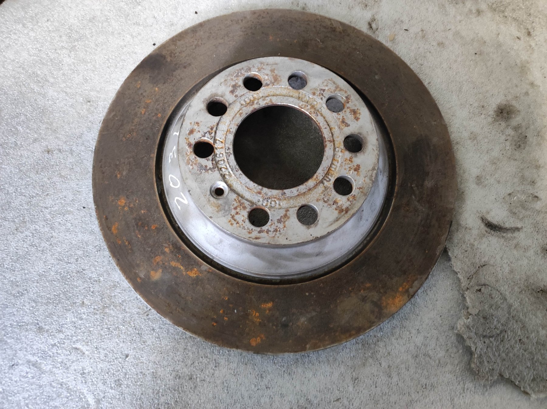 диск гальмівний задній Audi A6 C6 (2004-2011) 4F0615601E