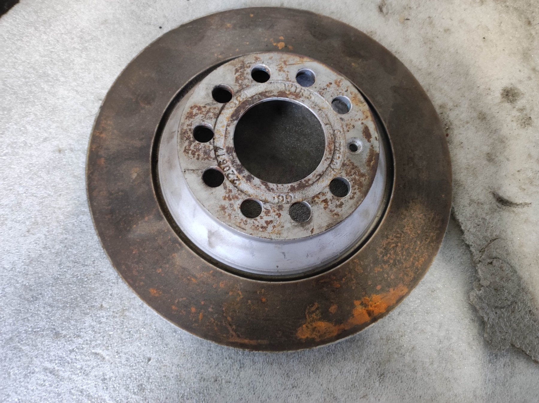 диск гальмівний задній Audi A6 C6 (2004-2011) 4F0615601E