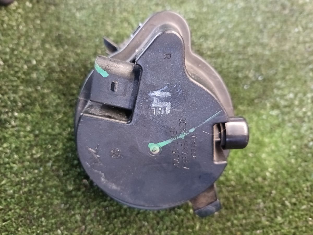 Фара противотуманная правая Audi A6 (C6) 2004-2011,A6 C6 (2004-2011) 4F0941700
