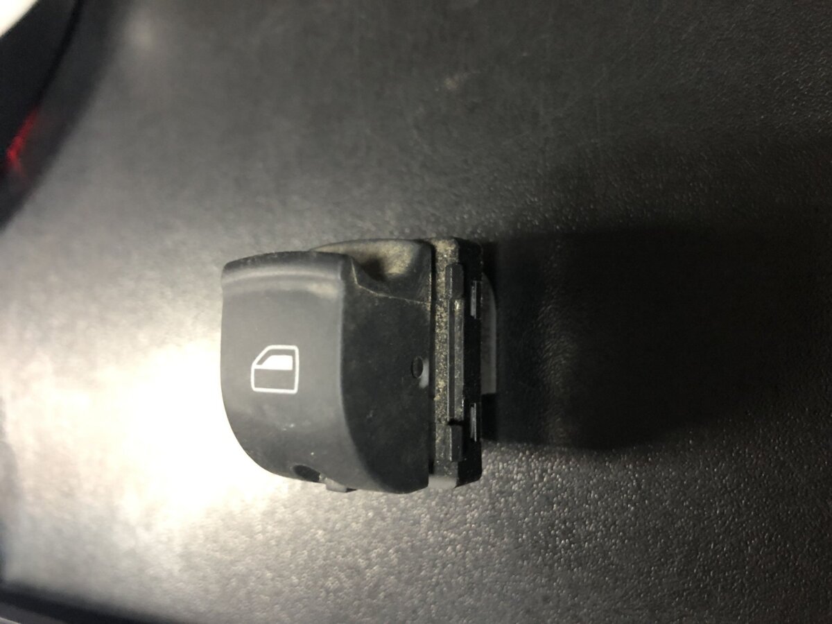 Кнопка склопідіймача Audi A6 C6 (2004-2011) 4F0959855