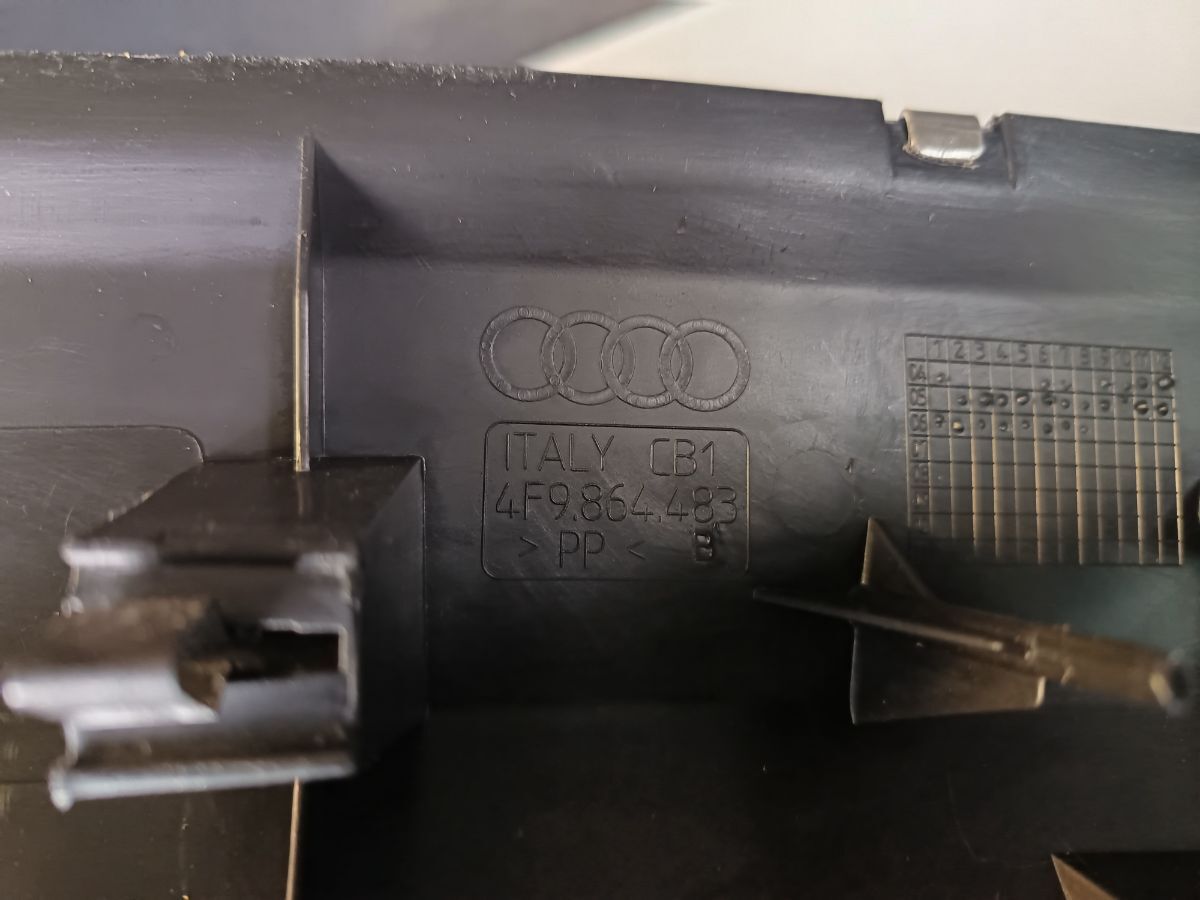 Облицовка задней панели Audi A6 C6 (2004-2011) 4F9864483B