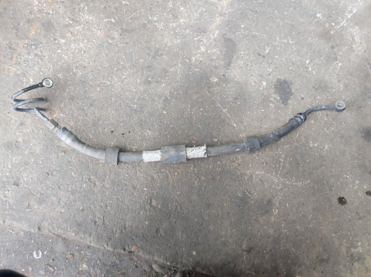 патрубок високого тиску гідропідсилювача; патрубок гпк високого тиску; трубка високого тиску гпк; трубопроводи гідропідсилювача механізму рульового управління; шланг гпк, високого тиску від насоса до рейки/механізму; шланг гпк, високого тиску гідропідсилю