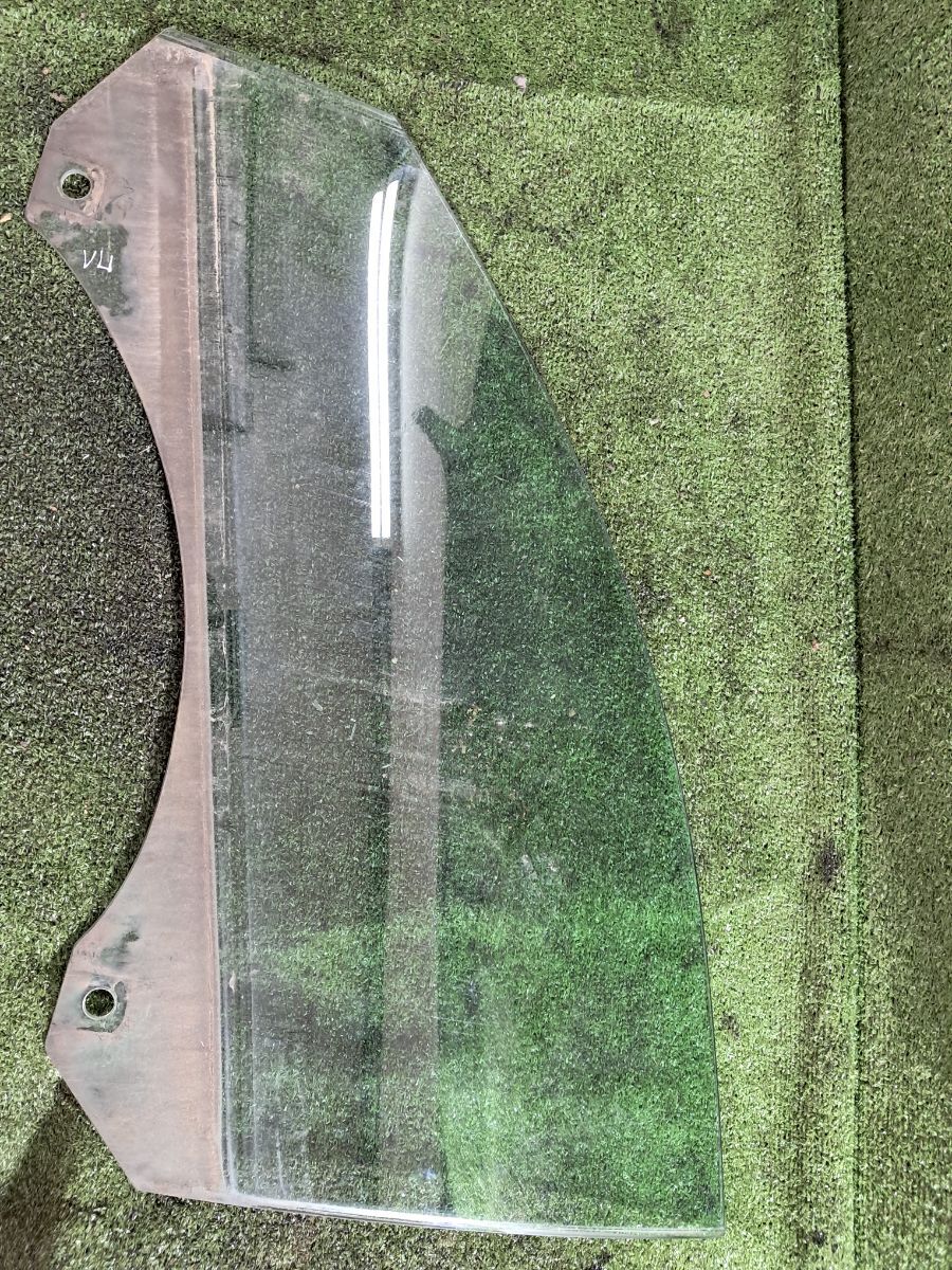 Переднє ліве скло Audi A6 C6 (2004-2011) 4F0845201D