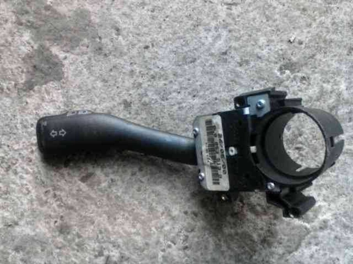 Перемикач підрульовий Audi A6 C6 (2004-2011) 8L0953513B
