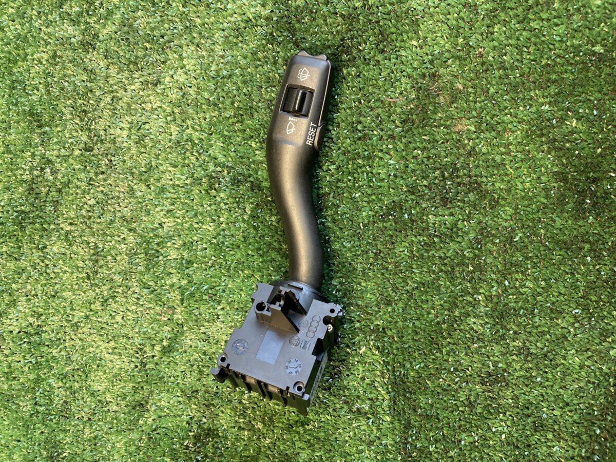 Перемикач підрульовий правий Audi A6 C6 (2004-2011) 4E0953503B