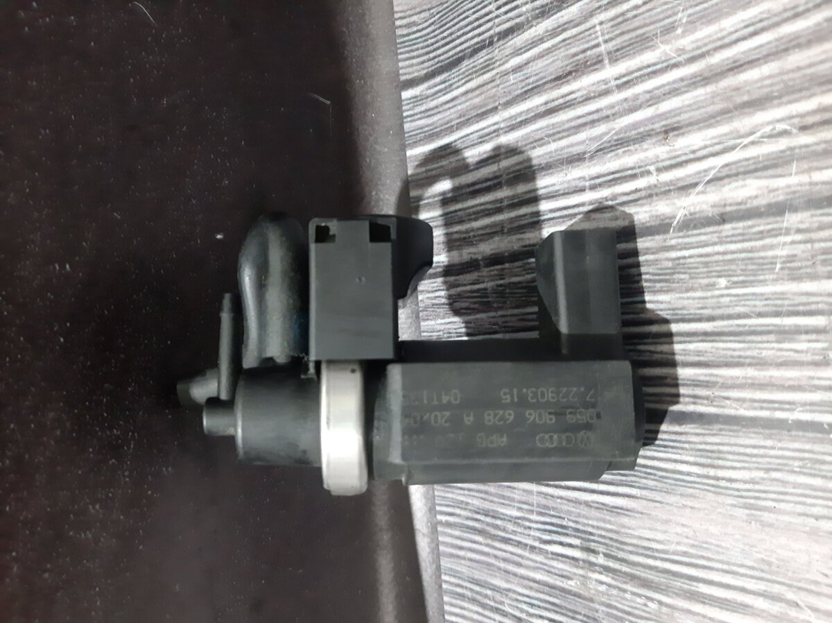 перетворювач тиску (соленоїд наддуву / EGR) Audi A6 C6 (2004-2011) 059906628A
