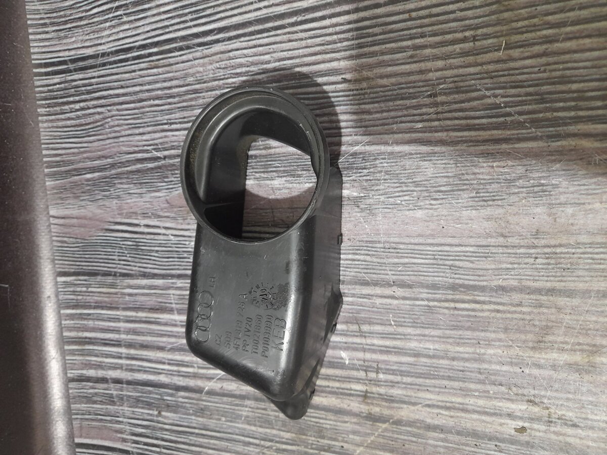 Повітрозабітник audi a6 c6 3.2 fsi Audi A6 C6 (2004-2011) 4F1819726A