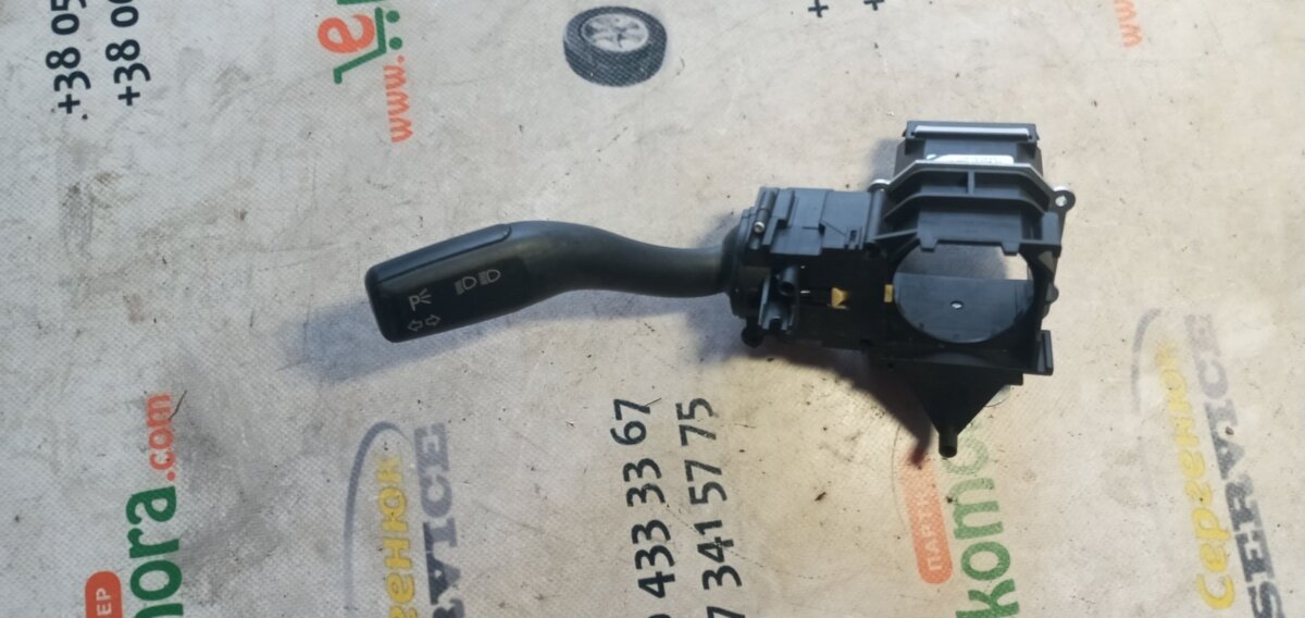 Пперемикач підрульовий, лівий Audi A6 C6 (2004-2011) 4E0953513E