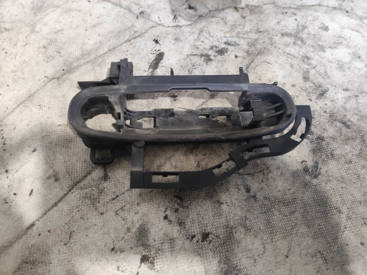 Ручка дверей зовнішня Audi A6 C6   2004-2011 4F0837886