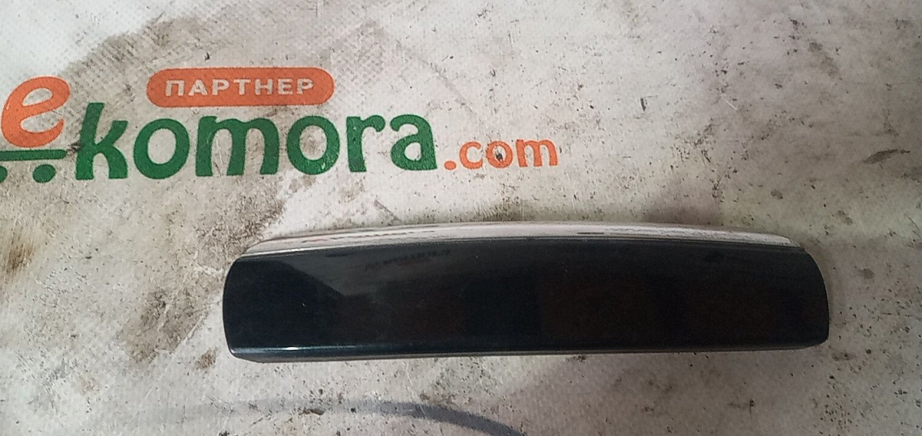 Ручка дверей зовнішня  ліва хром вставка Audi A6 C6 (2004-2011) 4F0839239B