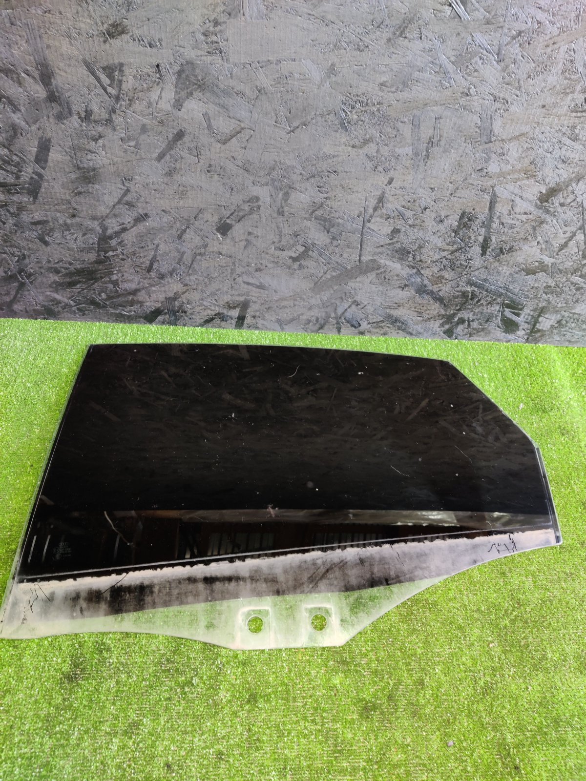 скло заднє ліве; скло задніх дверей, лівих; скло задньої двері лівої Audi A6 C6 (2004-2011) 4F5845205