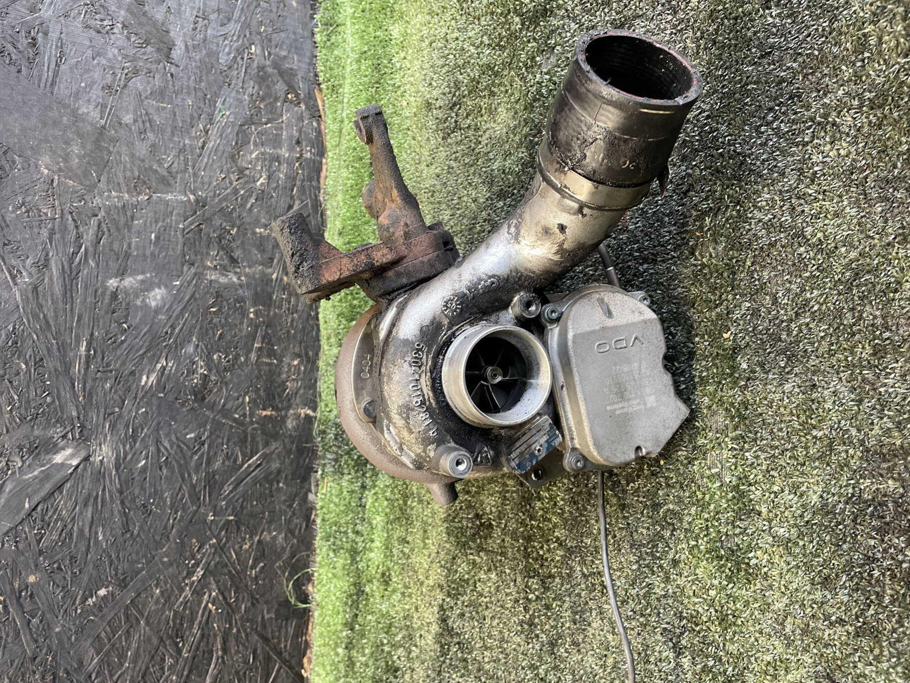 Турбіна дефект фішка Audi A6 C6 (2004-2011) 059145715F