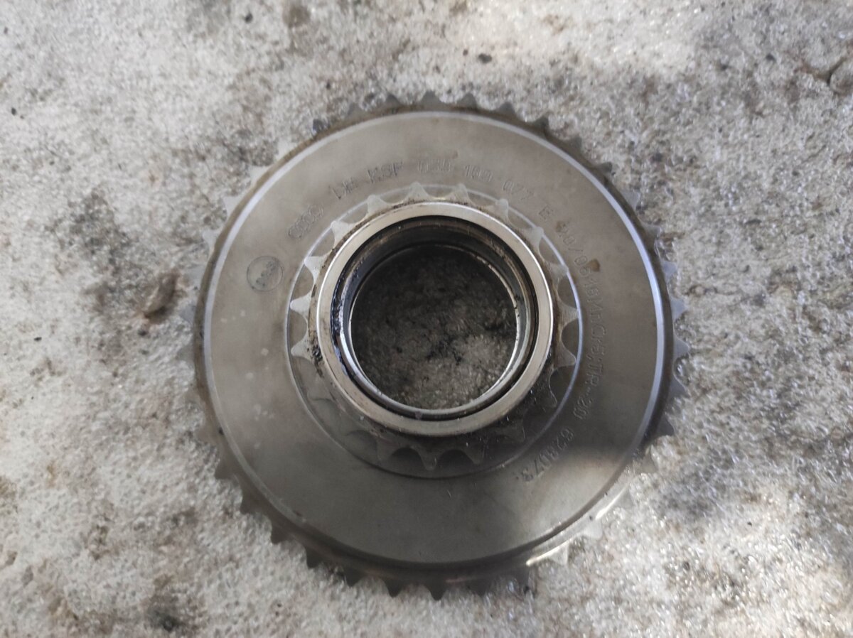 зірка-шестерня приводу розподілвала двигуна Audi A6 C6 (2004-2011) 059109077E