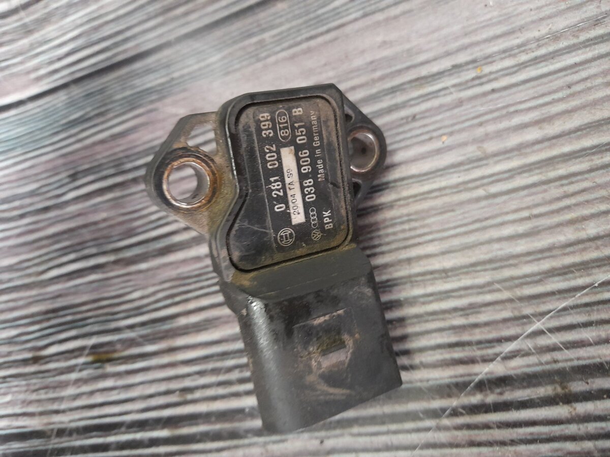 датчик тиску наддуву Audi A4 B6 (2000-2006),A6 C6 (2004-2011),A8 (4E) 07-10 038906051B