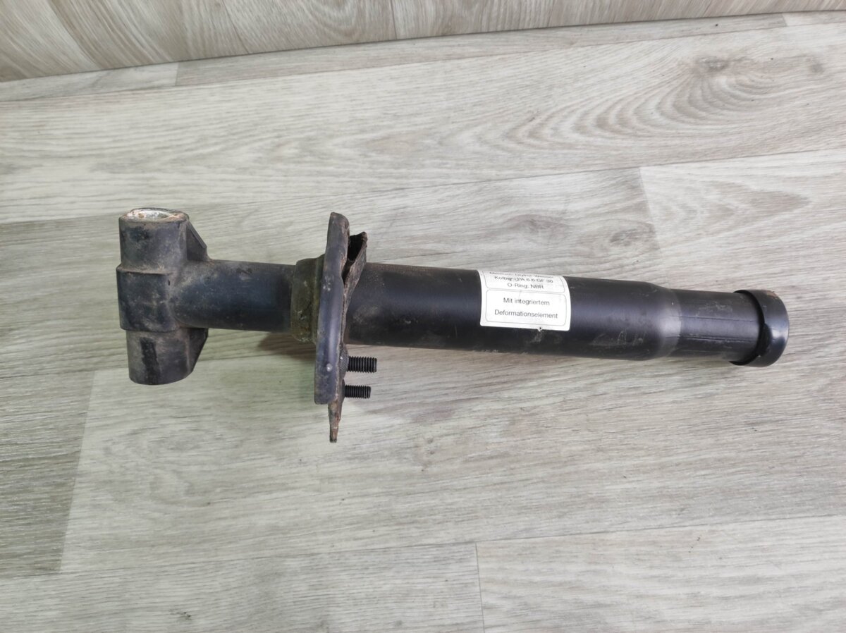 кронштейн підсилювача заднього бампера BMW 5 Series E39 (1995-2003) 51128174083