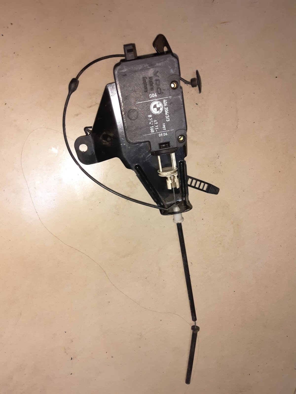 лічинка замка паливного бака; замок відкривання лючка бензобаку BMW 5 Series E39 (1995-2003) 67118352168