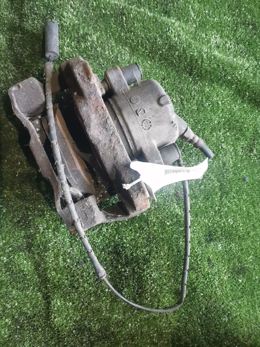 супорт гальмівний, передній, лівий; супорт тормзной BMW 5 Series E39 (1995-2003) 34116773131