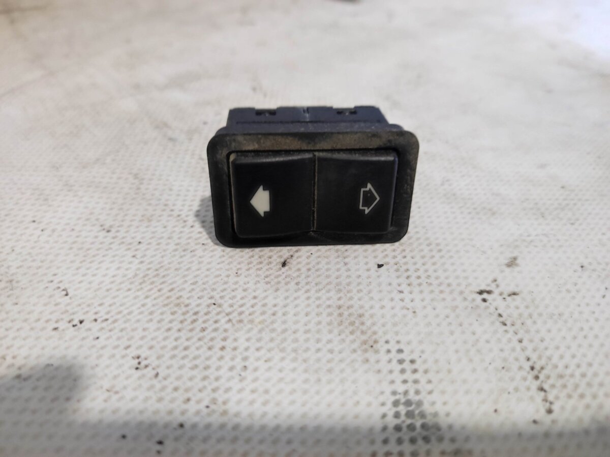 Вимикач, склопідйомник BMW e39 8368974