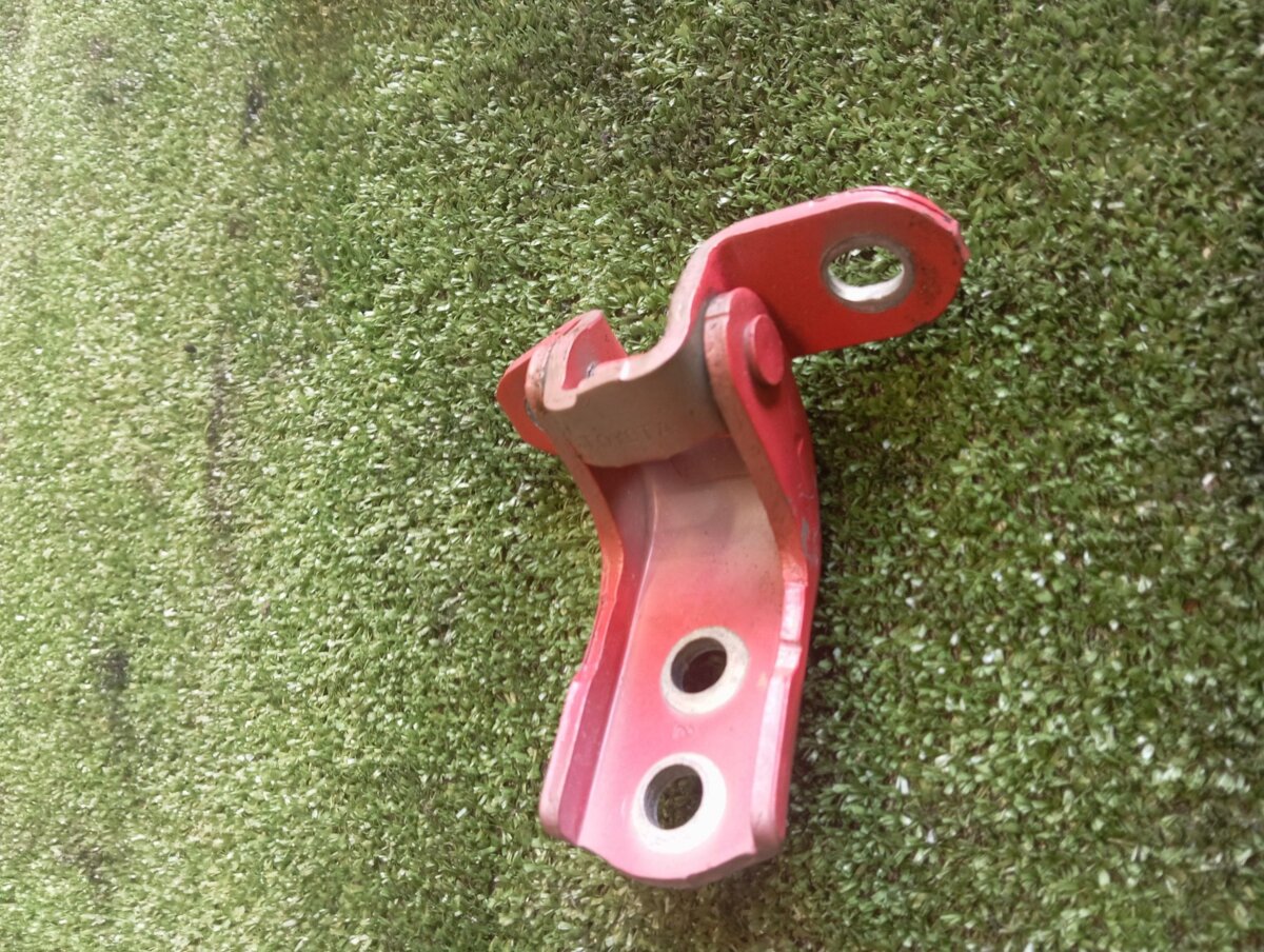 Дверна петля задня ліва Citroen C1 II (2014-2022) 9035S8