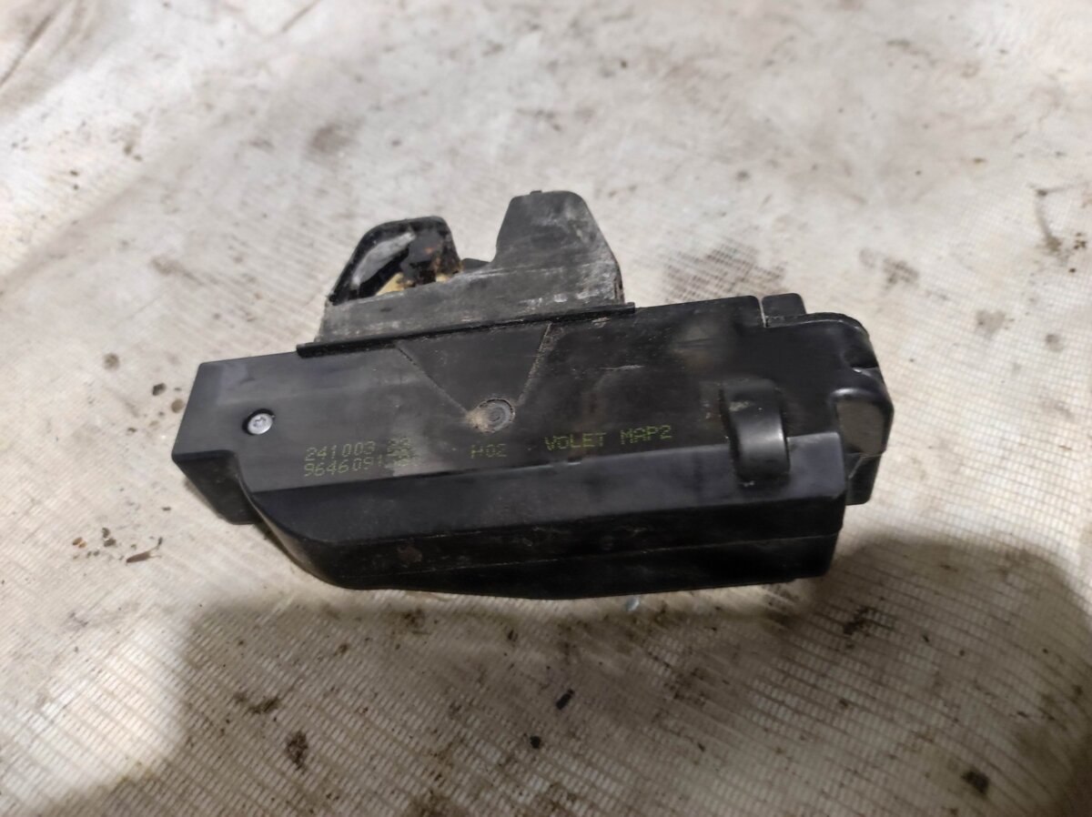 Замок задніх дверій citroen c3 02-09 Citroen C3 II (2009-2016) 9646091580