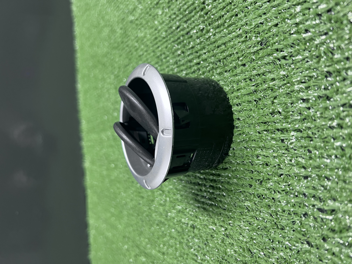 Дефлектор обдуву салону Dacia Logan 2004–2012 8200817791