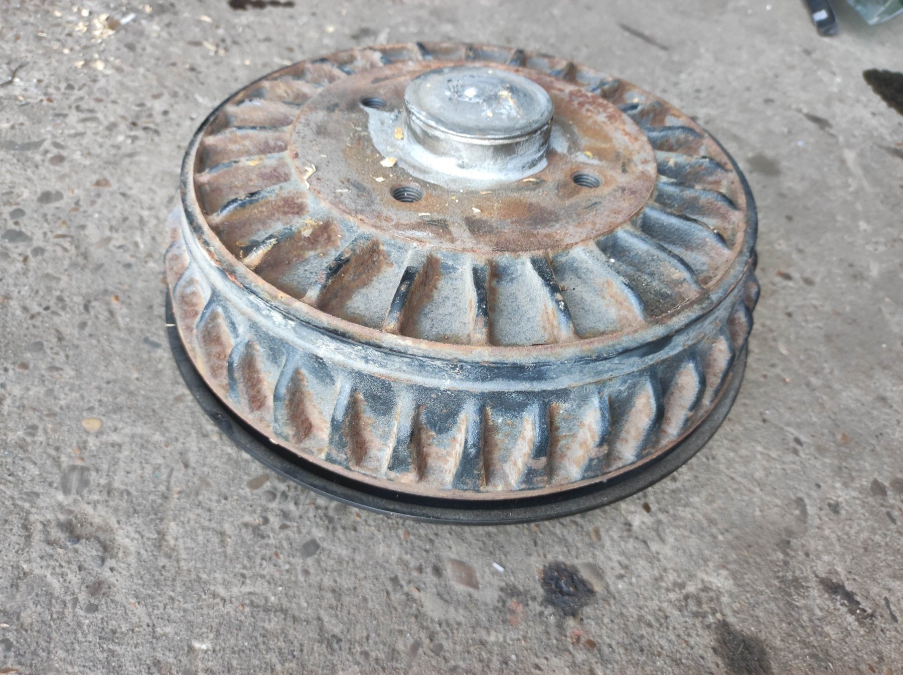 барабан гальмівний задній Dacia LOGAN MCV 2 13 ... 432001501R