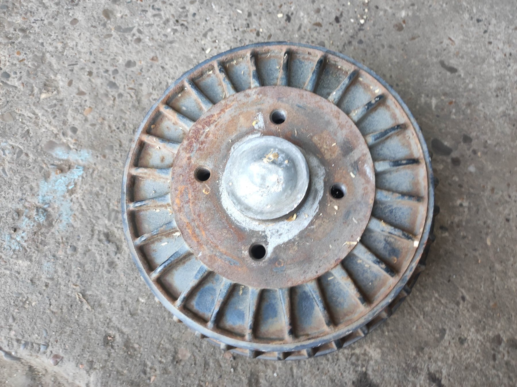 барабан гальмівний задній Dacia LOGAN MCV 2 13 ... 432001501R