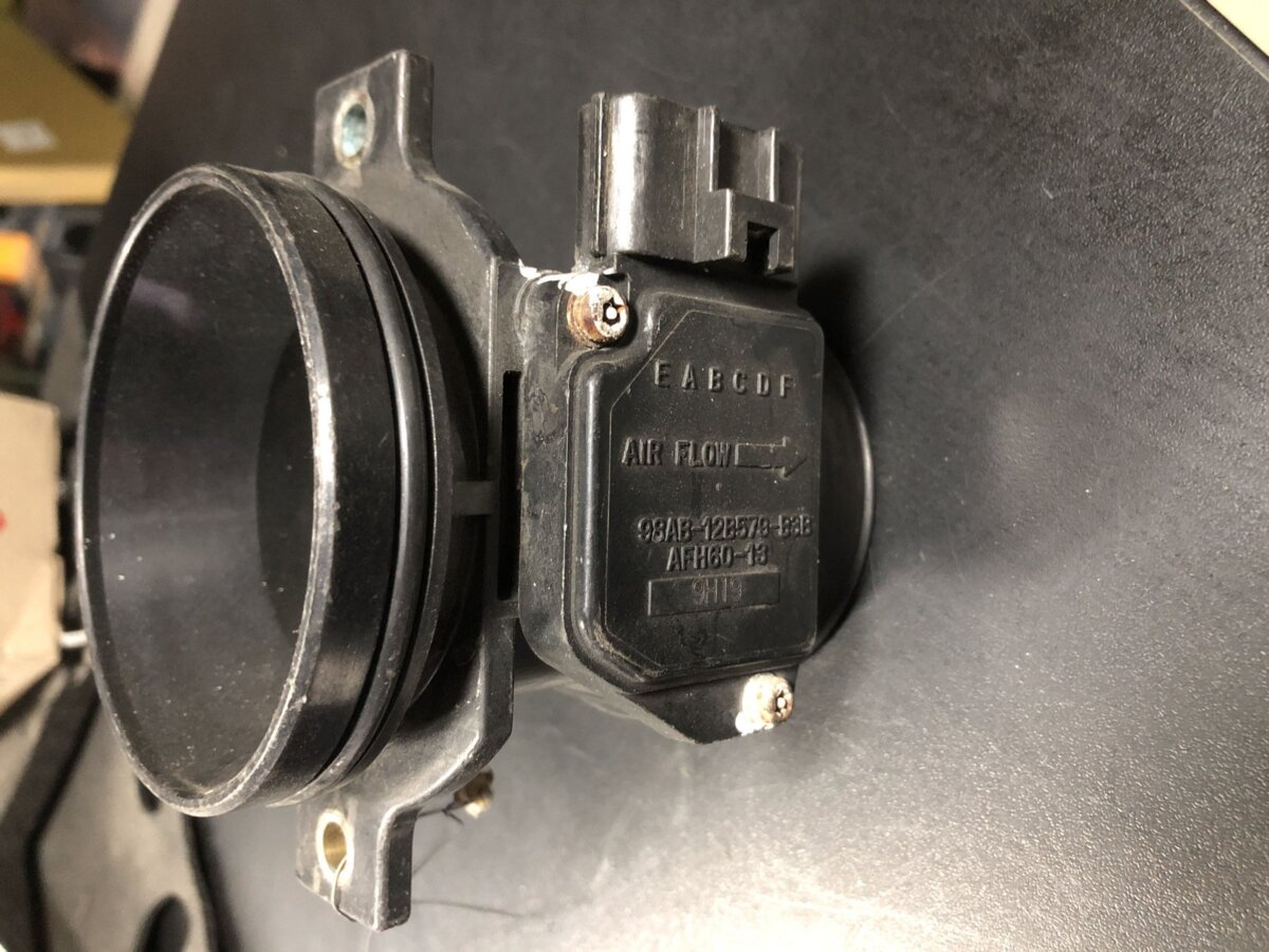 Витратомір повітря Ford Focus MK2 98AB12B579B3B
