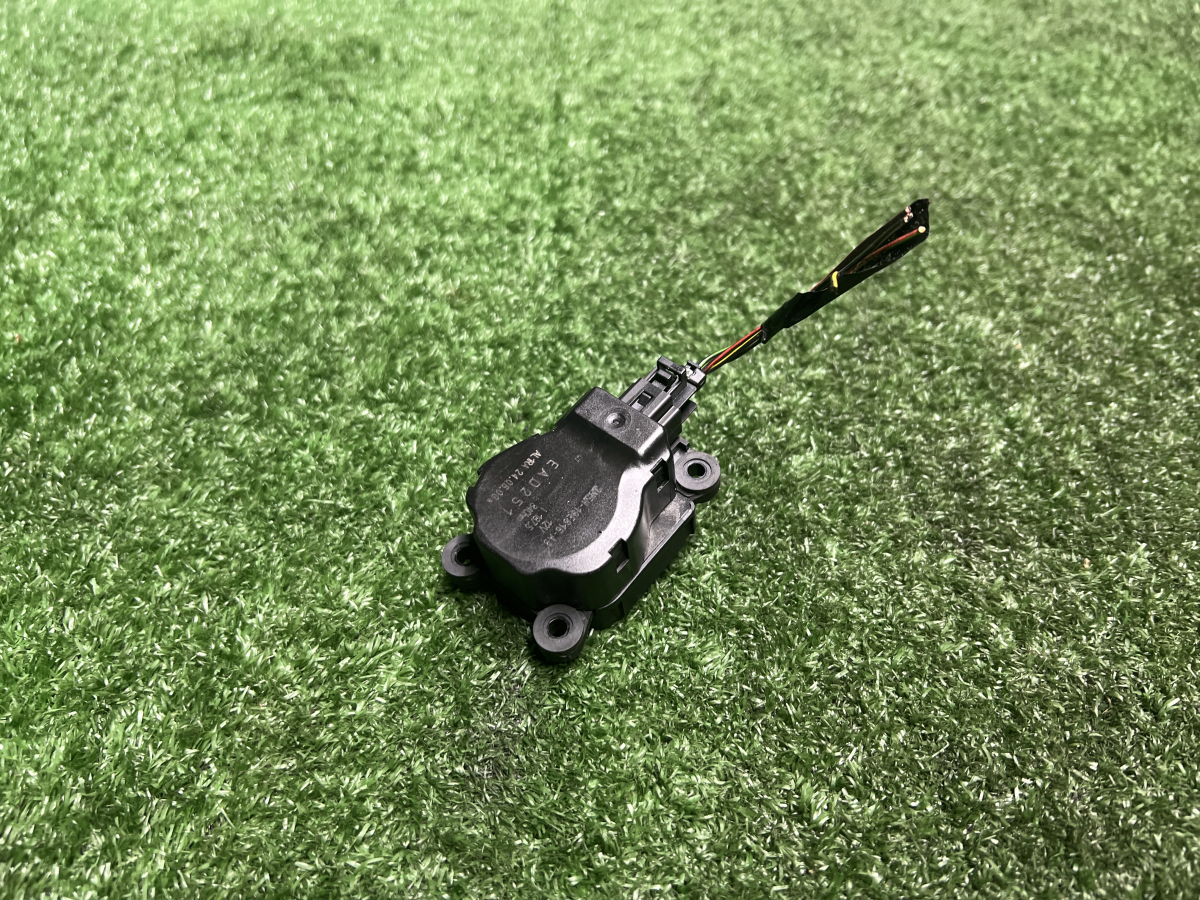 Моторчик заслінки пічки (шаговий моторчик двигун) Ford Kuga MK1 (2008-2012) 3M5H19E616AB