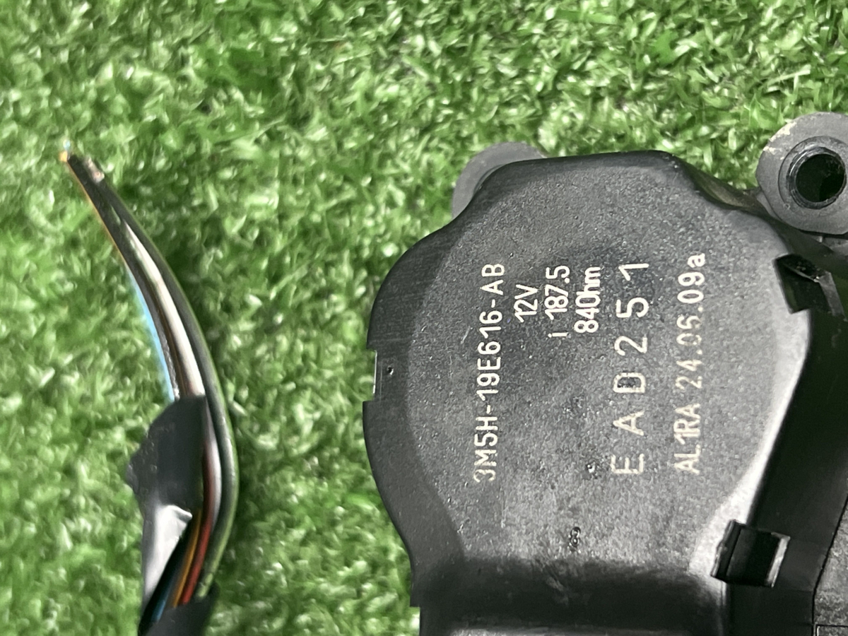 Моторчик заслінки пічки (шаговий моторчик двигун) Ford Kuga MK1 (2008-2012) 3M5H19E616AB